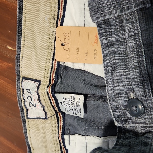 IZOD Navy Plaid Cargo Shorts (0778) - Picture 6 of 6